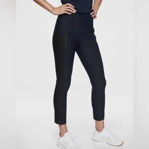 Athleta Stellar Crop Pant Black Medium